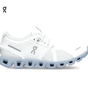 NIB on cloud running Cloud 5 Women’s White/ Chambrey size 9